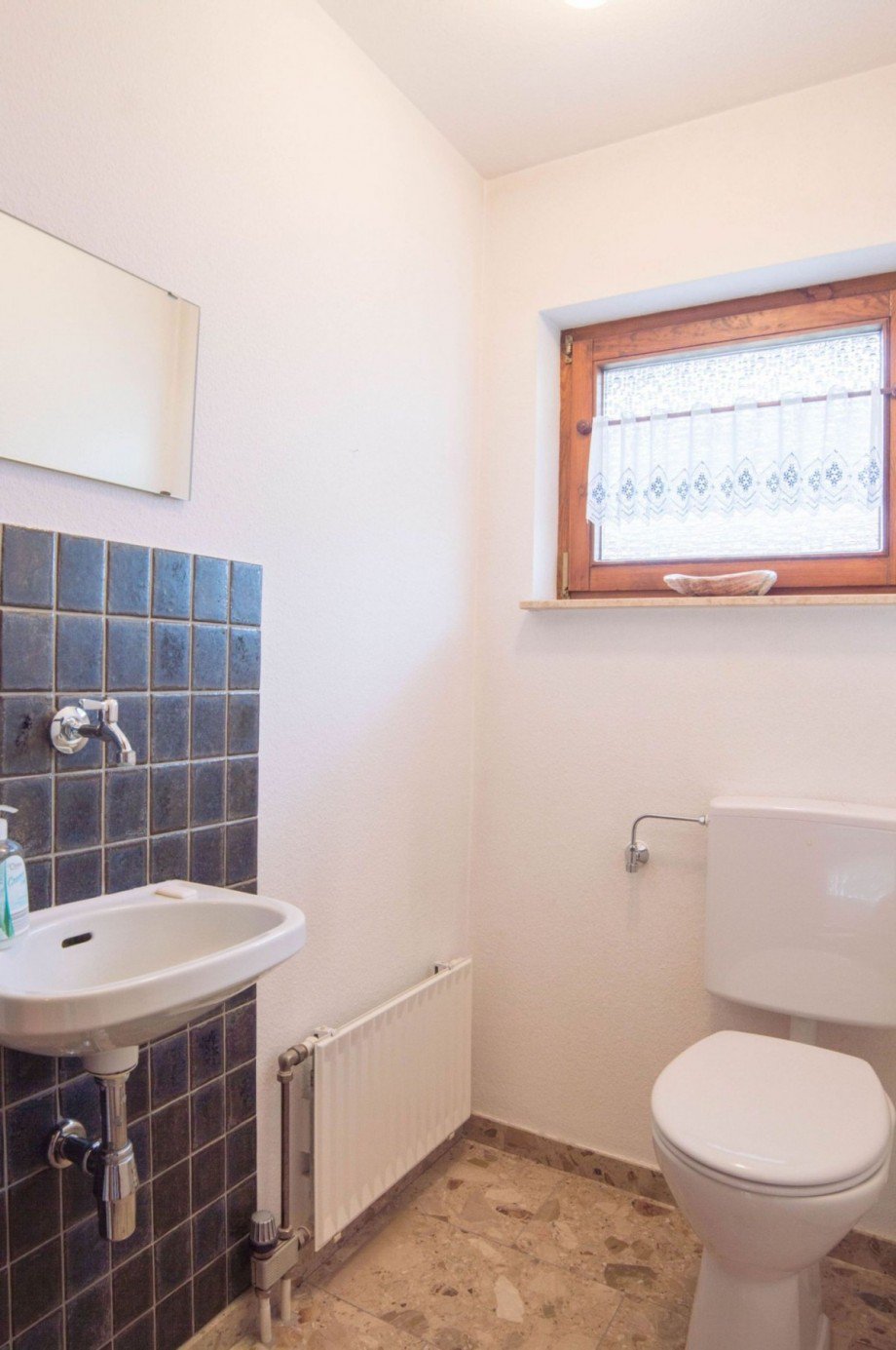 G�ste-WC Zweifamilienhaus Althengstett