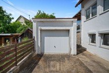 Einzelgarage Modernisiertes Mehrgenerationenhaus mit ELW | 231 m� Wohnfl�che | 827 m� Grundst�ck