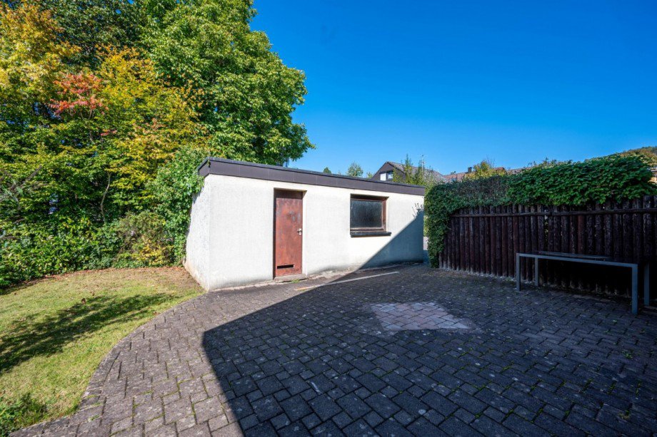 Nordwest-Terrasse mit Blick... Einfamilienhaus Ebhausen