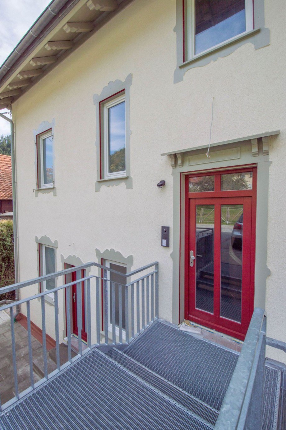 Haupteingang Westseite Etagenwohnung Calw