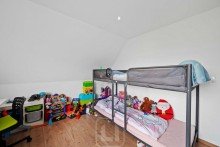 Schlafzimmer 3 Modernisiertes Mehrgenerationenhaus mit ELW | 231 m� Wohnfl�che | 827 m� Grundst�ck