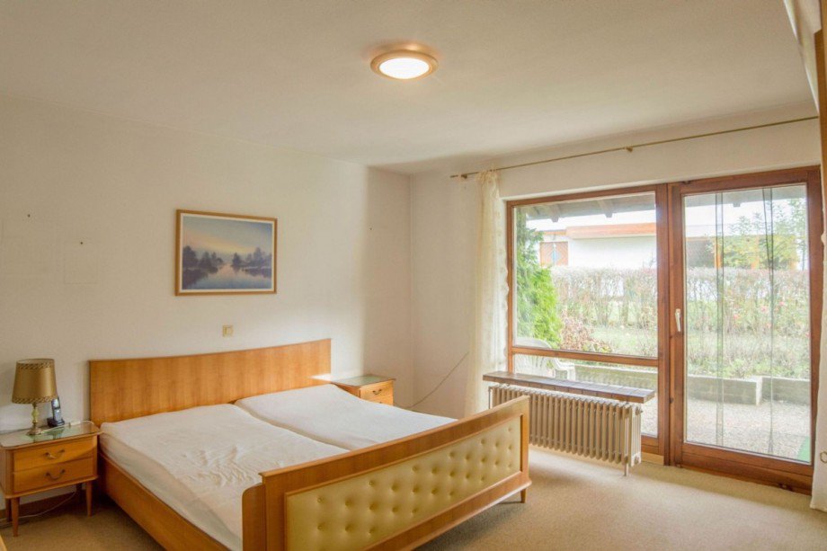 ...Schlafzimmer, ebenfalls... Zweifamilienhaus Althengstett