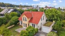 Hauptbild Wohnen mit WOW-Effekt: Exklusives KfW-60-Einfamilienhaus mit Gartenidylle, Glaskamin & Wärmepumpe