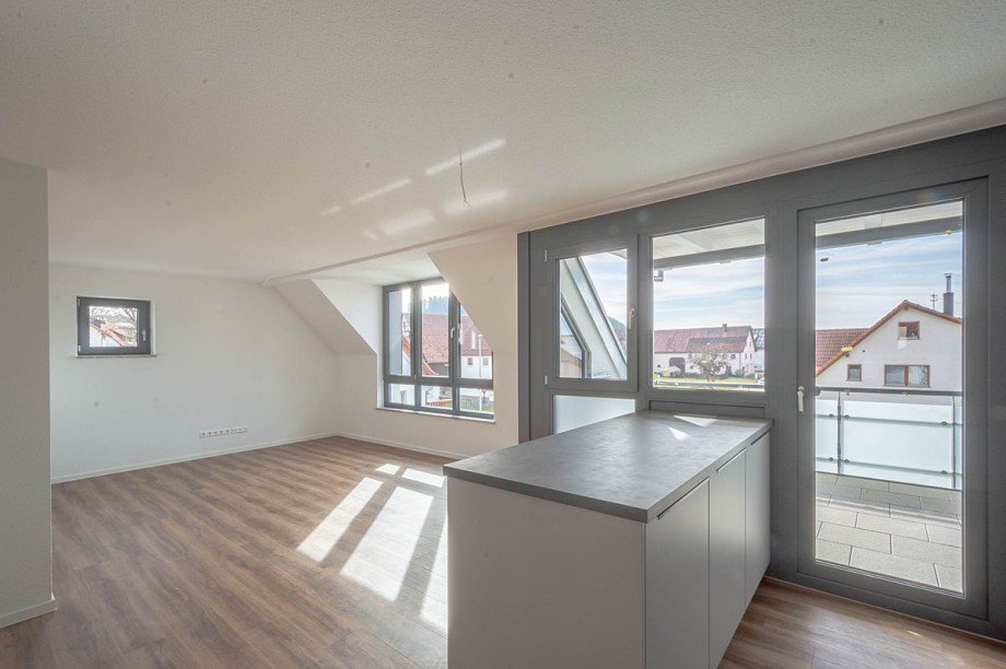 Moderne Einbauk�che im... Maisonettewohnung Althengstett