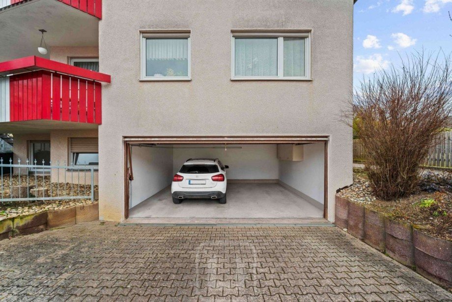 Platz f�r 2 Fahrzeuge Wohnung Althengstett