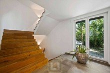 Edles Treppenhaus Exklusive Villa | Park�hnliches Grundst�ck | Wohnkultur auf h�chstem Niveau | Wellnessbereich