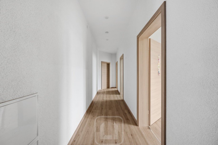 Flur zu den Zimmern Bungalow M�ssingen