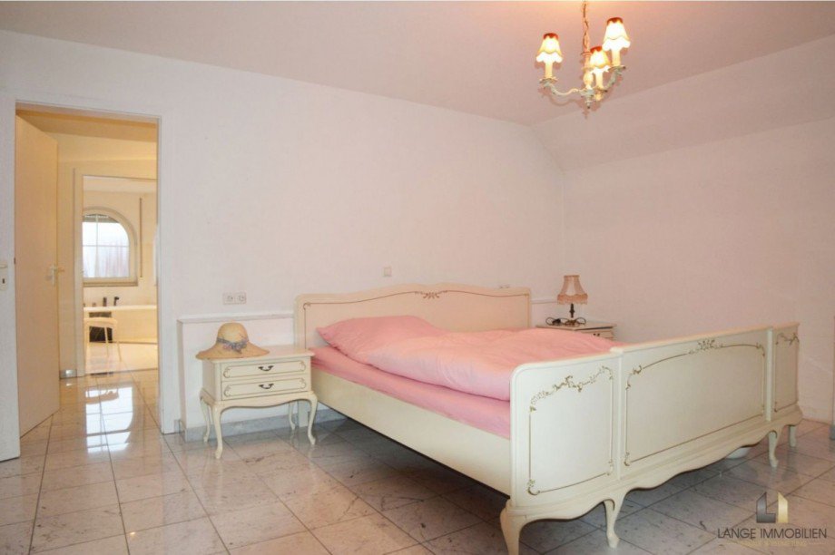 ...zum Schlafzimmer mit... Einfamilienhaus Nufringen