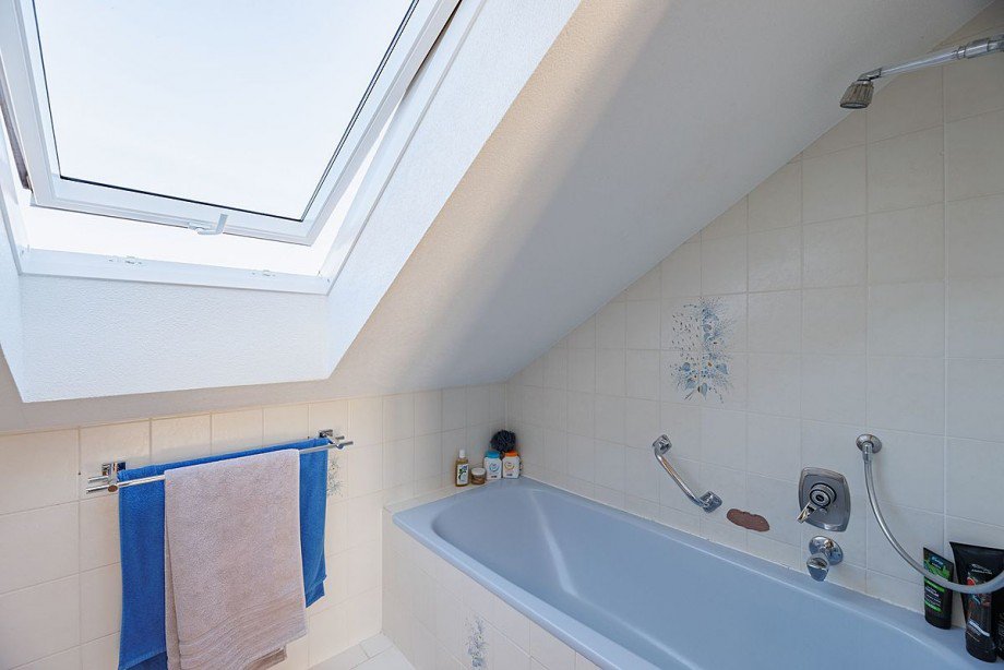 Badewanne | Dachfenster Mehrfamilienhaus Wildberg-Sch�nbronn
