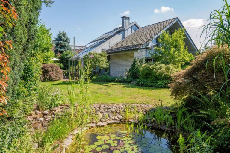 Au�ergew�hnliches Wohnhaus Calw Einfamilienhaus Architektonisch herausragendes Wohnhaus in Toplage | Au�ergew�hnlicher Garten | ELW | Doppelgarage