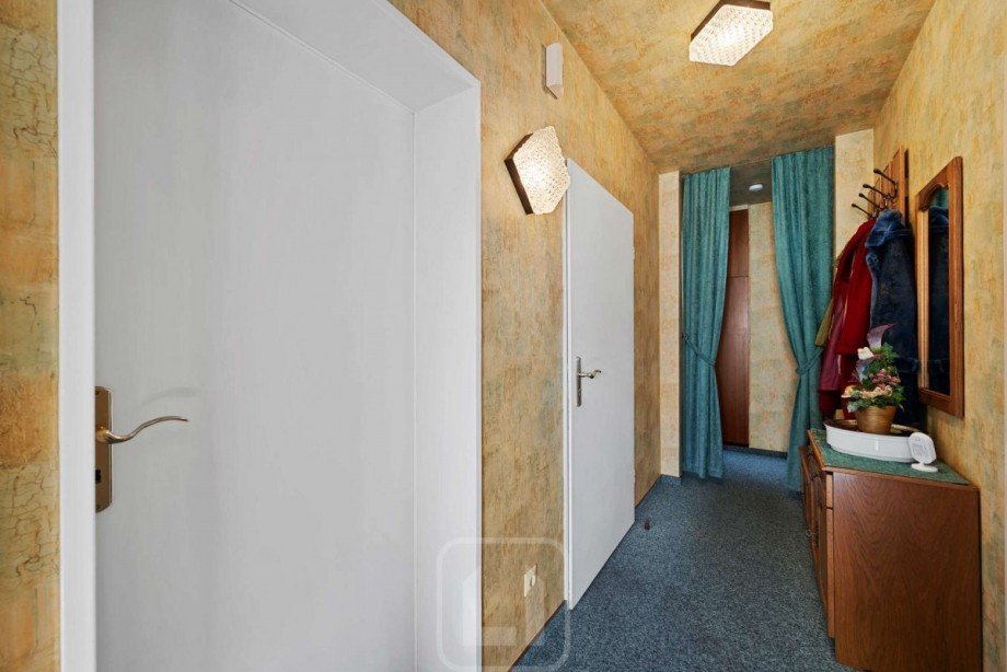 1. OG | Flur | Eingangsbereich Mehrfamilienhaus Bad Wildbad