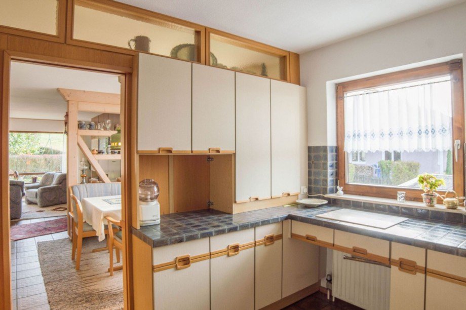 ...angrenzender... Zweifamilienhaus Althengstett