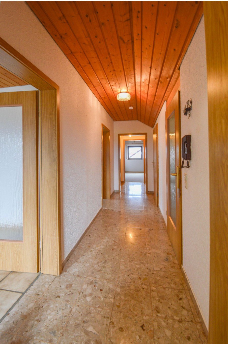 Freundlicher Flur... Dachgeschosswohnung Wildberg