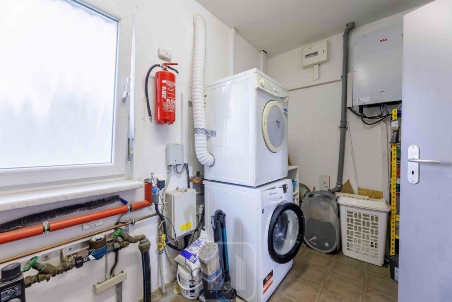 Platz f�r die Waschmaschine | Trockner Einfamilienhaus Neuweiler