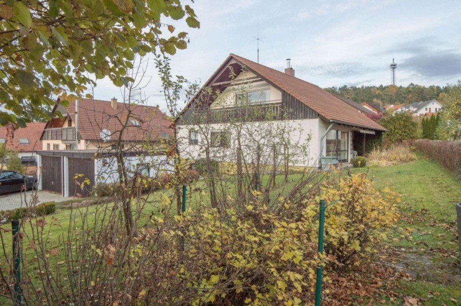 Westansicht Zweifamilienhaus Althengstett