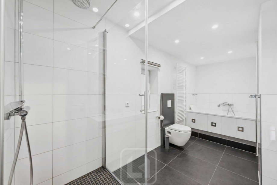 2. OG | Badezimmer Wohn- / Gesch�ftshaus Calw