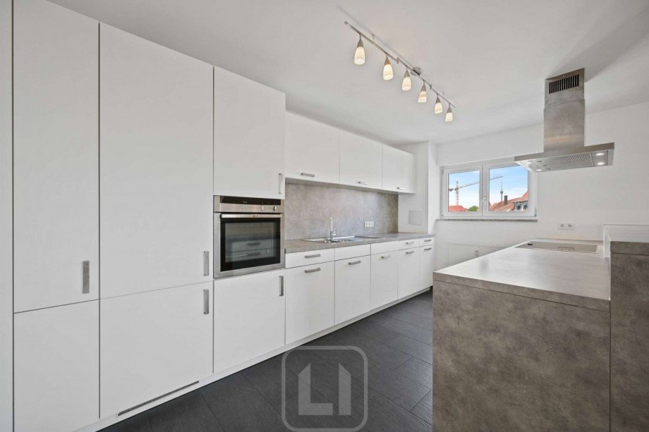 Gro�z�gige Ausstattung Dachgeschosswohnung Stuttgart