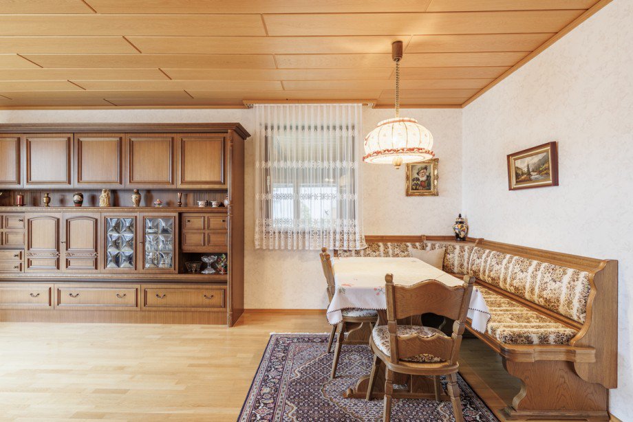 Wohn- und Essbereich mit Blick in die Pergola Einfamilienhaus Althengstett-Ottenbronn