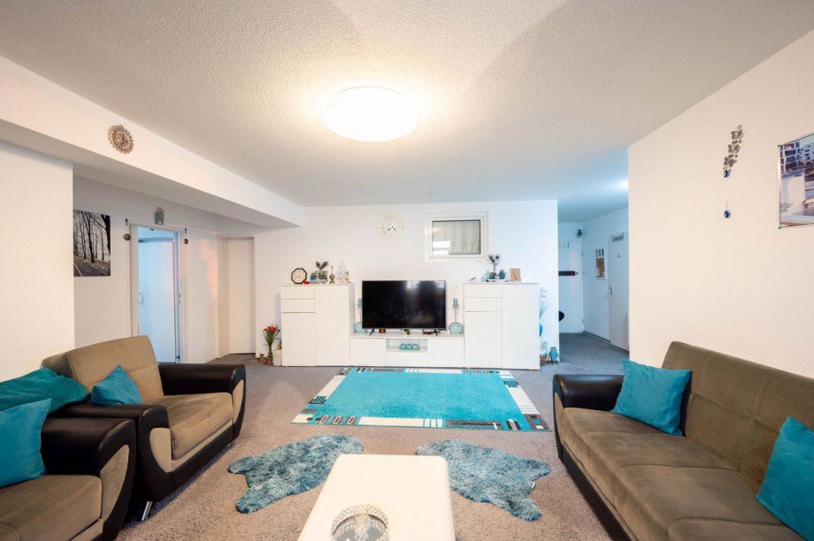 Wohnzimmer | Zugang K�che + Flur Etagenwohnung Ludwigshafen am Rhein