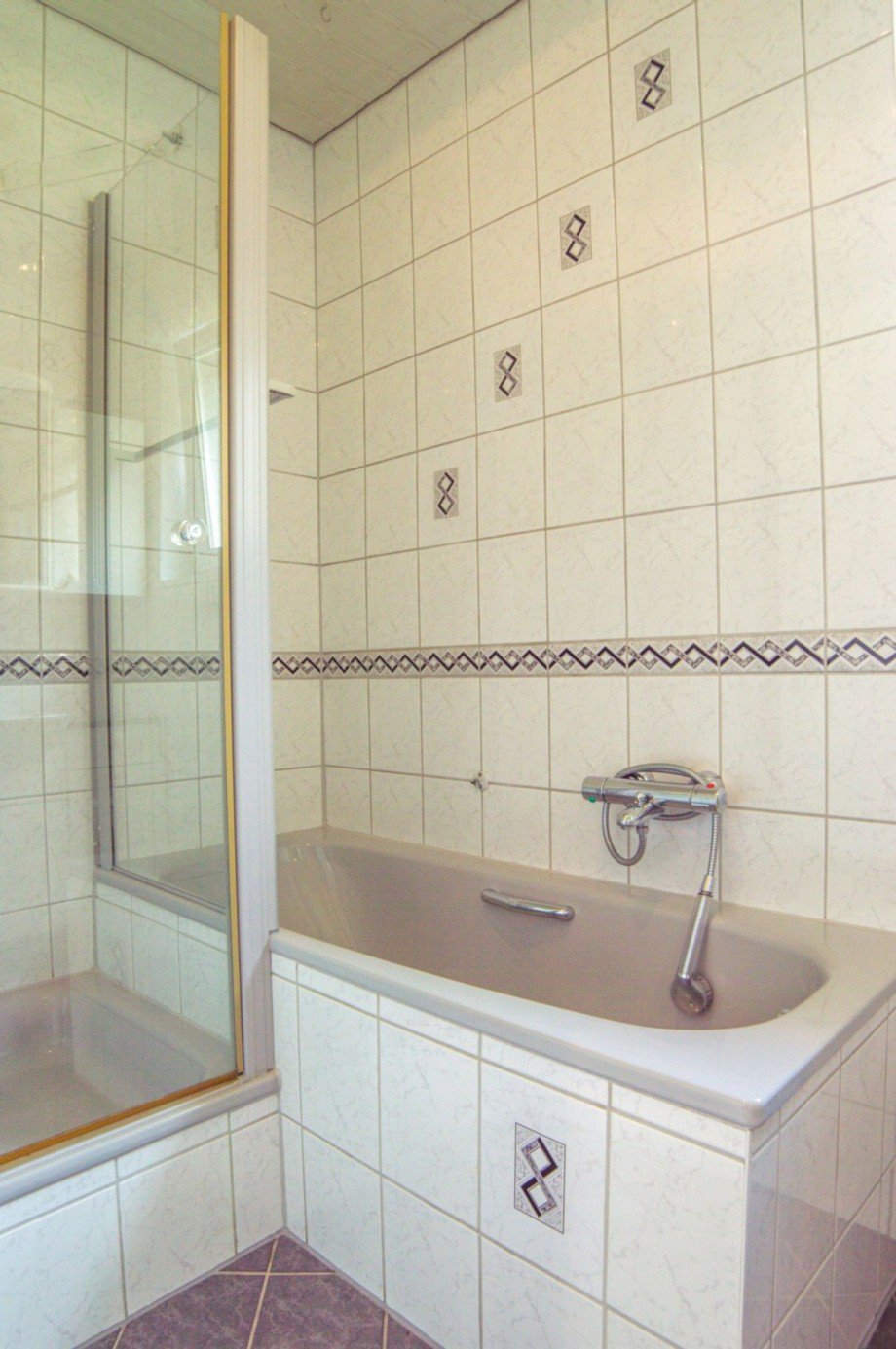 ...Wanne und Dusche Einfamilienhaus Calw