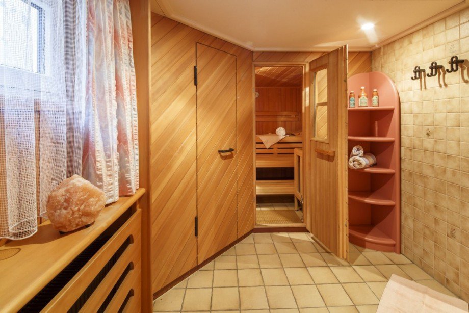 Wellnessoase mit Sauna und... Zweifamilienhaus Ostelsheim