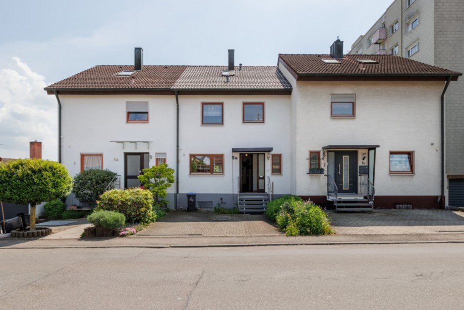 Reihenmittelhaus (Ansicht 2) Reihenmittelhaus G�rtringen