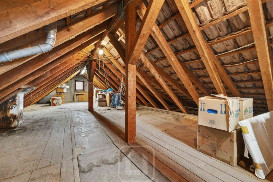 Spitzboden Zweifamilienhaus Ebhausen
