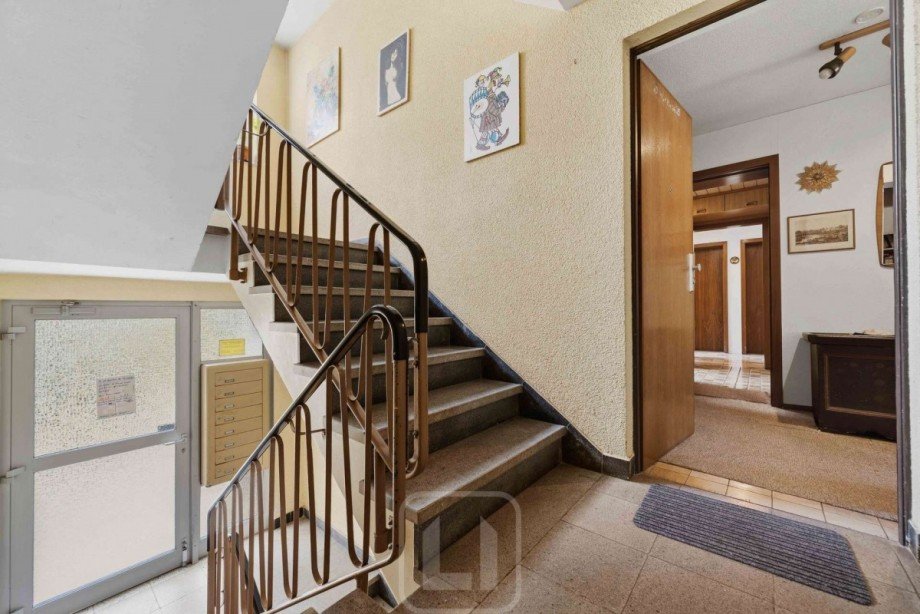 Gepflegtes Treppenhaus Wohnung Stuttgart