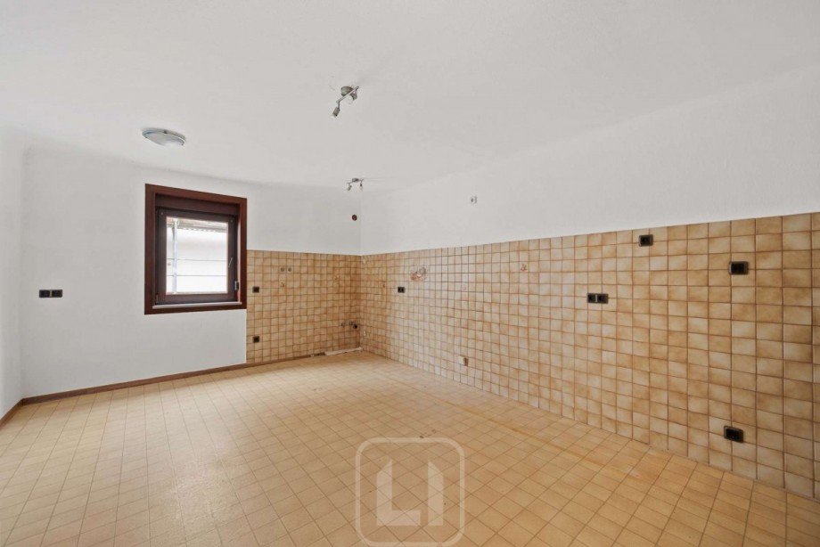 1. OG Platz f�r Ihre neue K�che Mehrfamilienhaus Bad Liebenzell