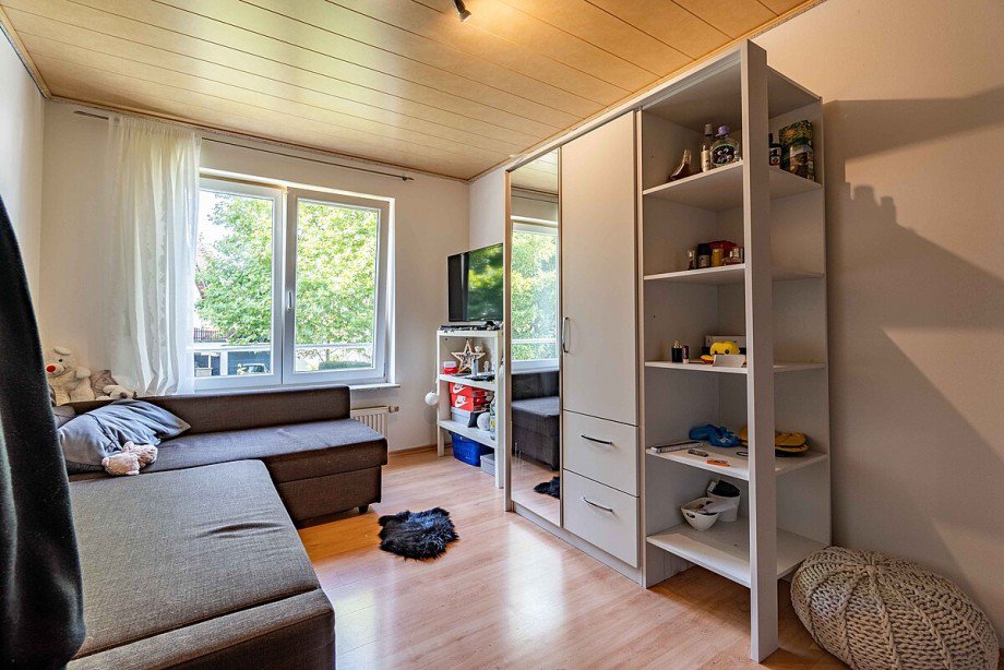 ...Couch, Schrank und TV-Board Maisonettewohnung Magstadt
