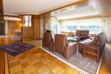 ...Wohnbereich mit... Zweifamilienhaus mit sch�nem Grundst�ck | Sauna | Garten | Terrassen | Doppelgarage