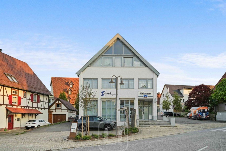 Stellpl�tze direkt davor B�rofl�che Deckenpfronn