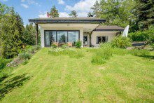 Westansicht Wohnen wo andere Urlaub machen | Wohnhaus mit gro�em Garten in einmaliger Waldrandlage