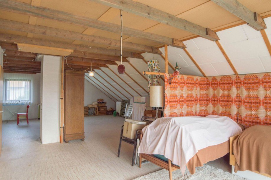 Ausbauf�higes Dachgeschoss... Zweifamilienhaus Althengstett