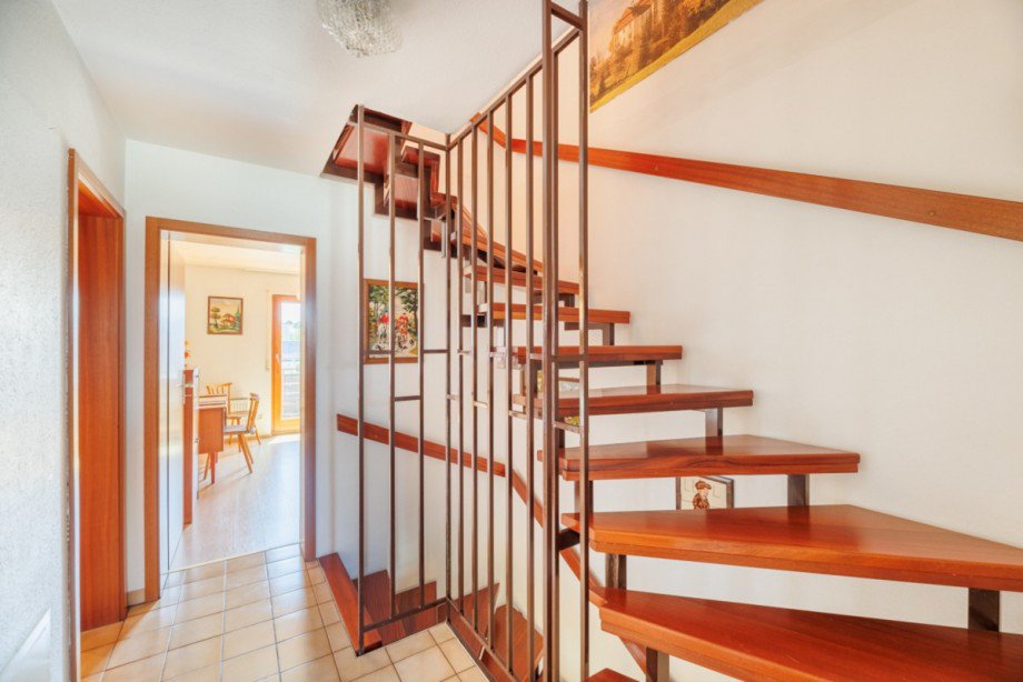 Flur OG | Treppe ins DG Reihenmittelhaus G�rtringen