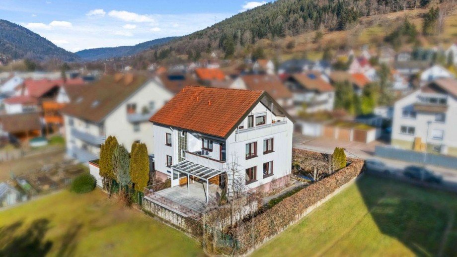 S�dwest-Ansicht Mehrfamilienhaus Bad Wildbad
