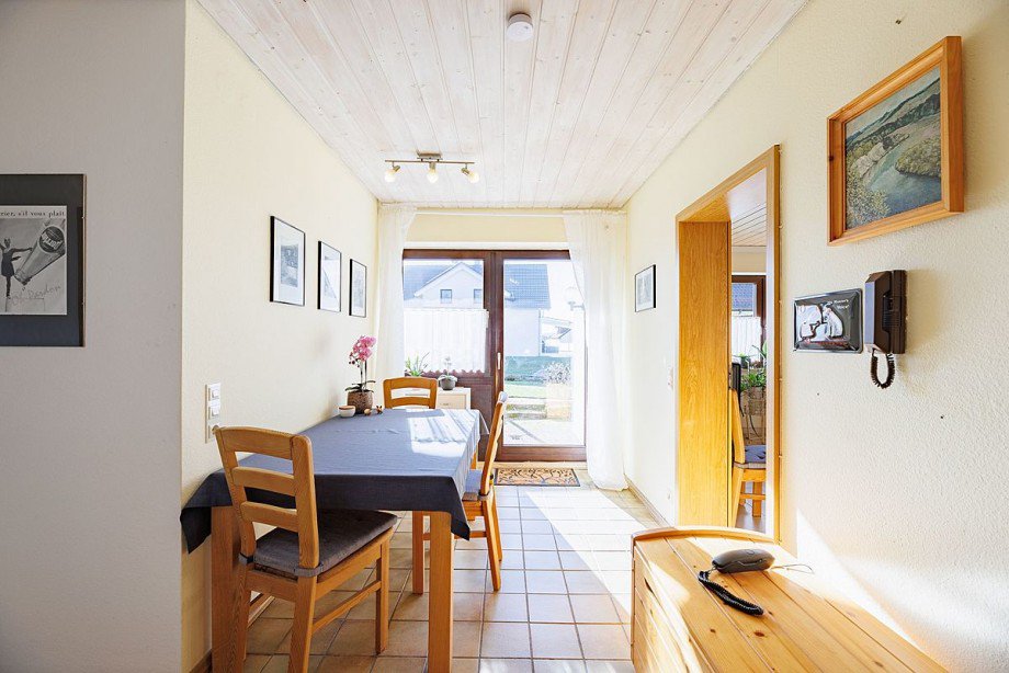 Essbereich und Zugang zur Terrasse Mehrfamilienhaus Wildberg-Sch�nbronn